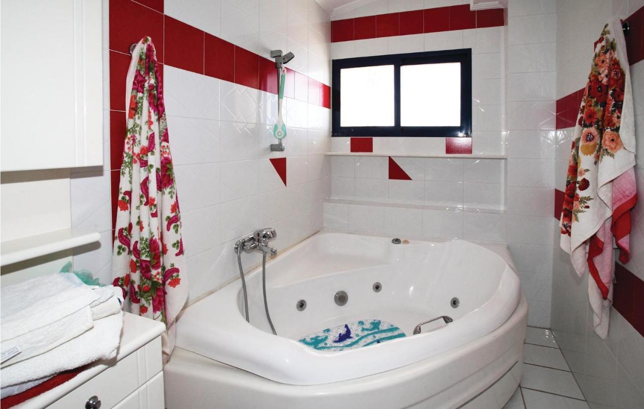 2 Bedroom Stunning Apartment In Keratea Vromopousi Екстериор снимка