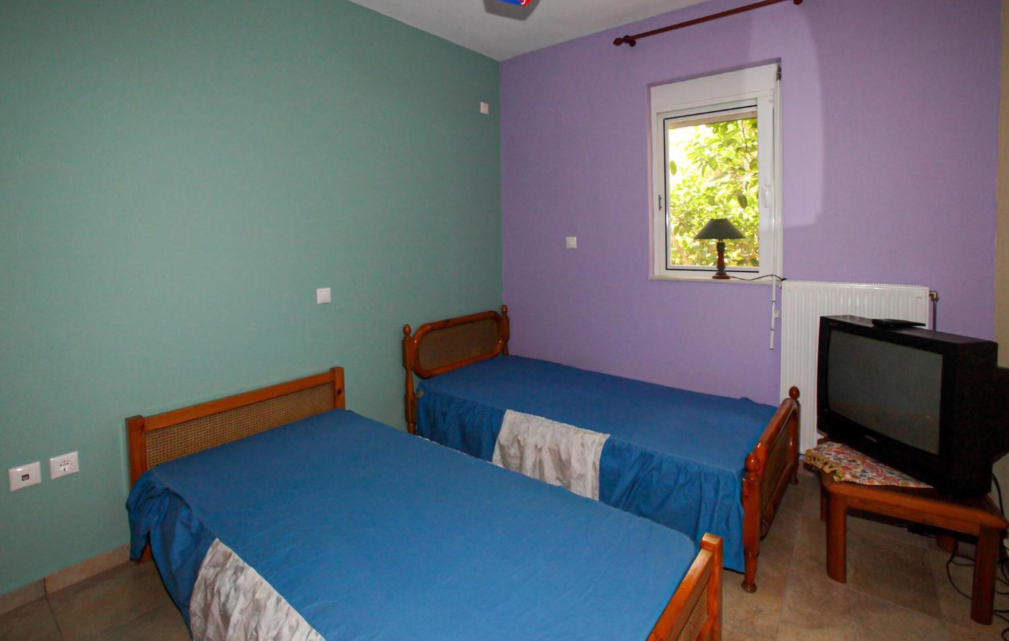 2 Bedroom Stunning Apartment In Keratea Vromopousi Екстериор снимка