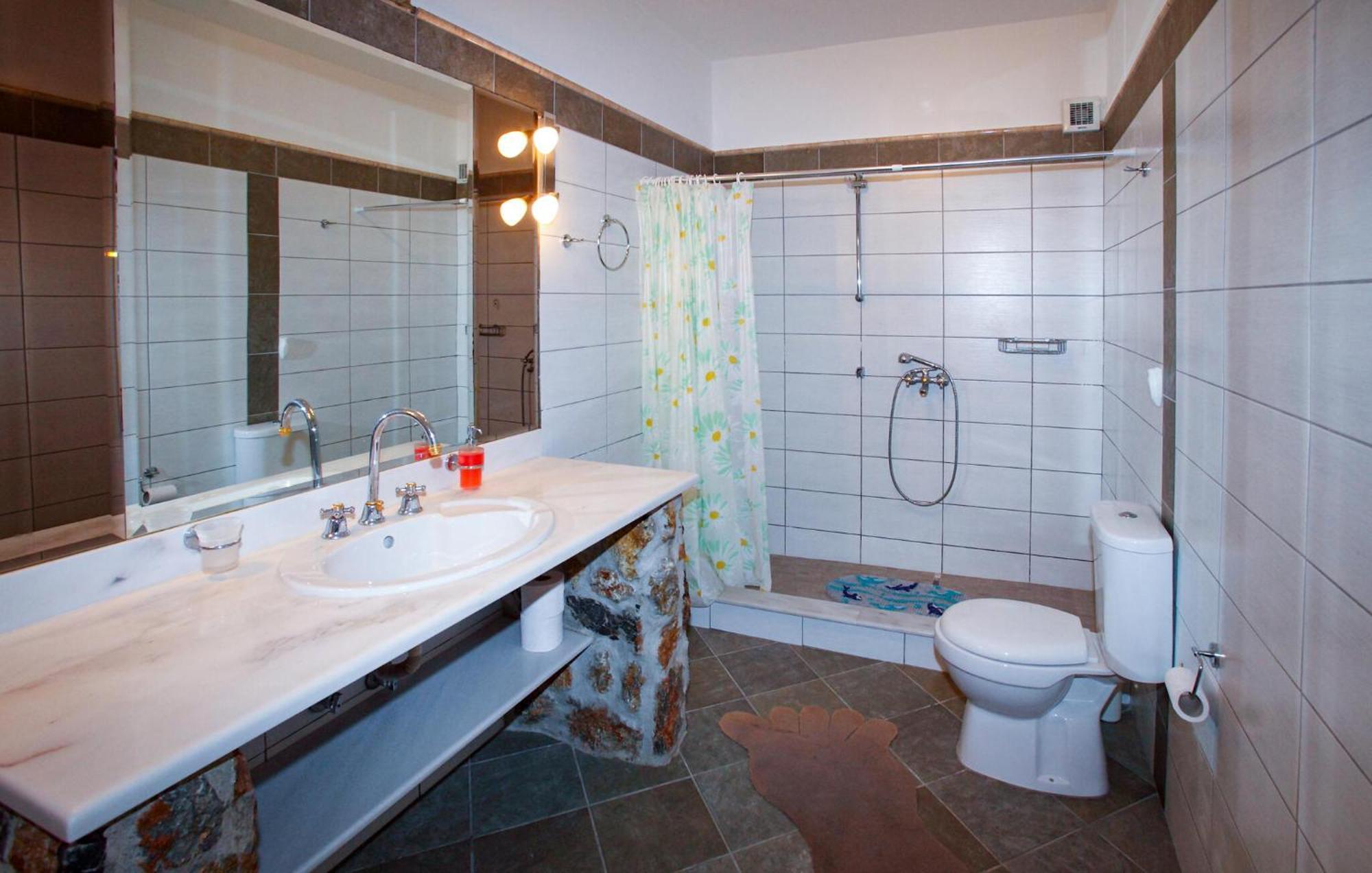 2 Bedroom Stunning Apartment In Keratea Vromopousi Екстериор снимка